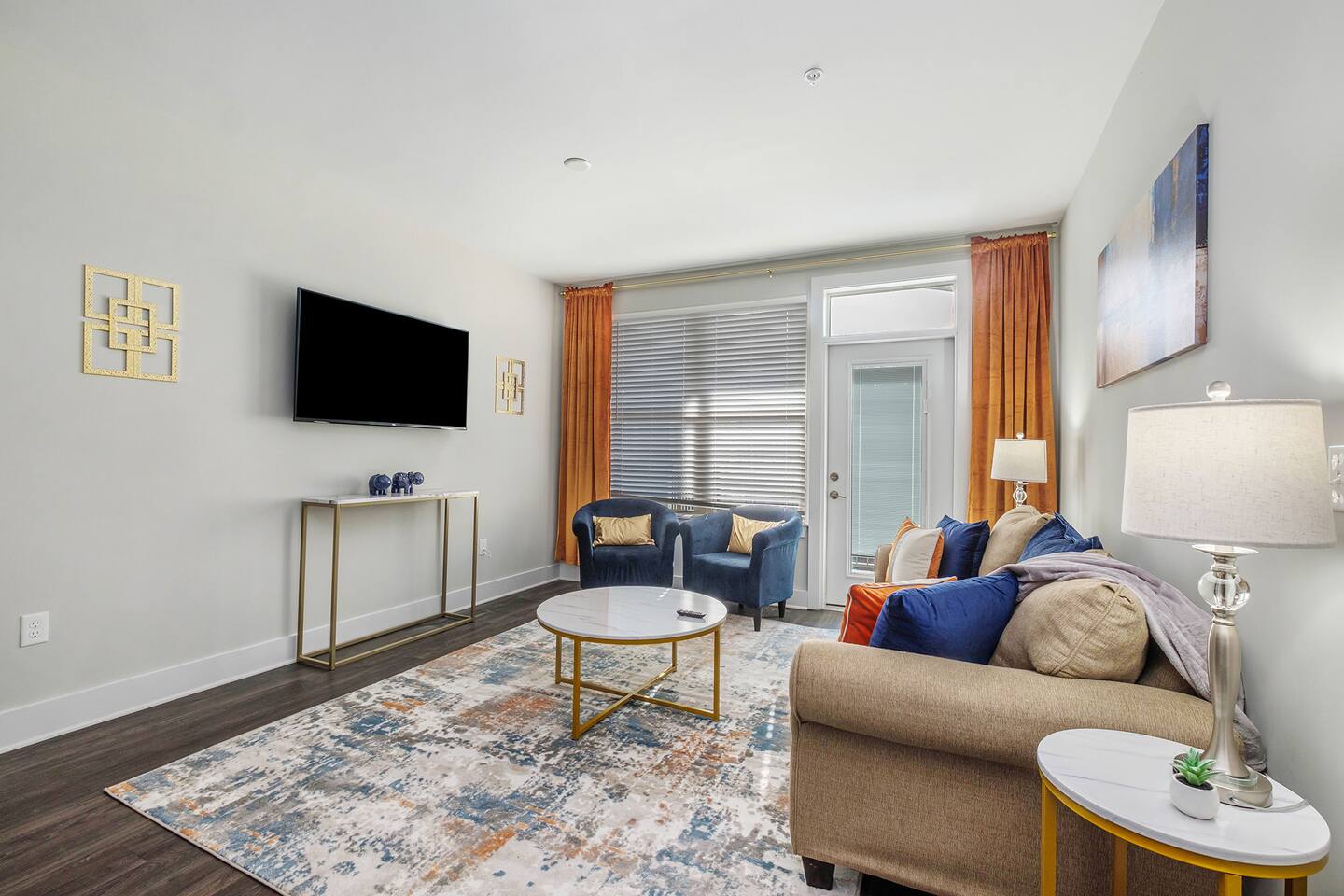 NoDa 2 King Beds | Smart TVs | Free Parking