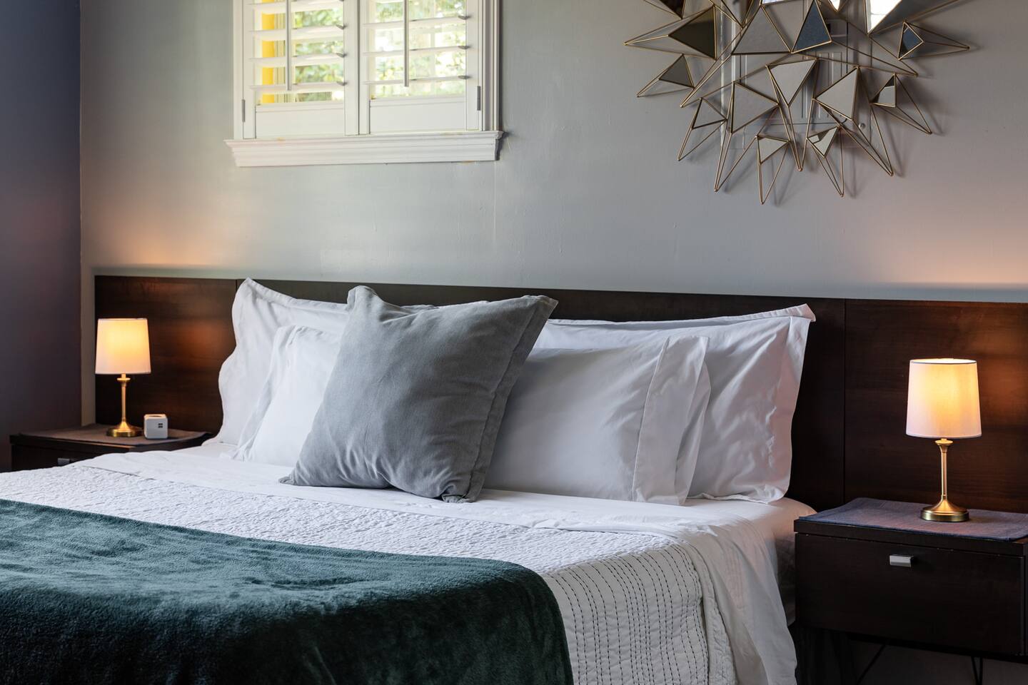 ➢ 30 Seconds to the Beach - Private Guest House! ☼