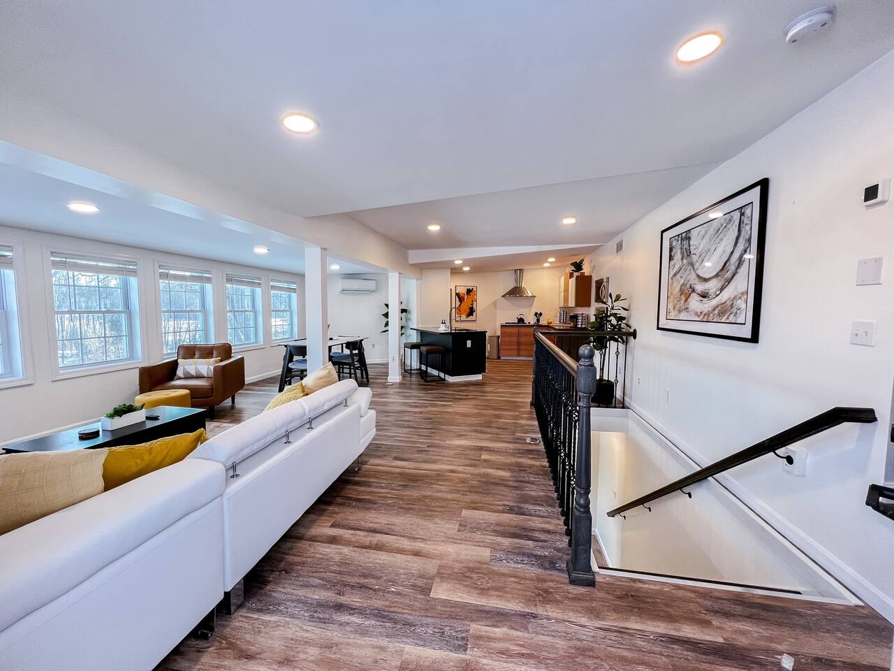 Downtown Derry, A Modern 2-bedroom apt.