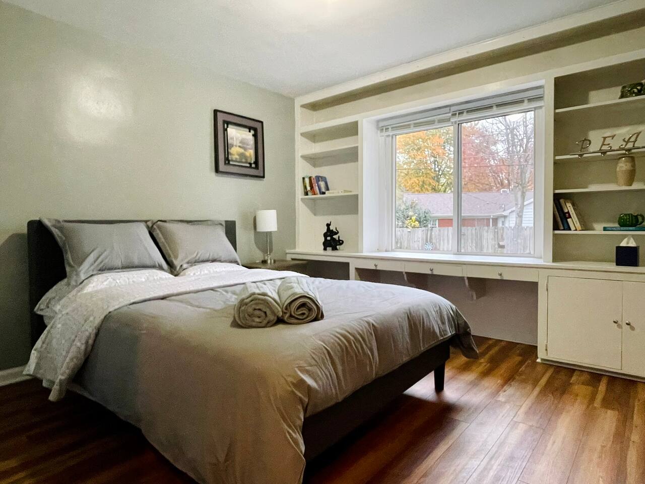 Modern, Spacious, and Clean 2 Bedroom Townhome photo 5