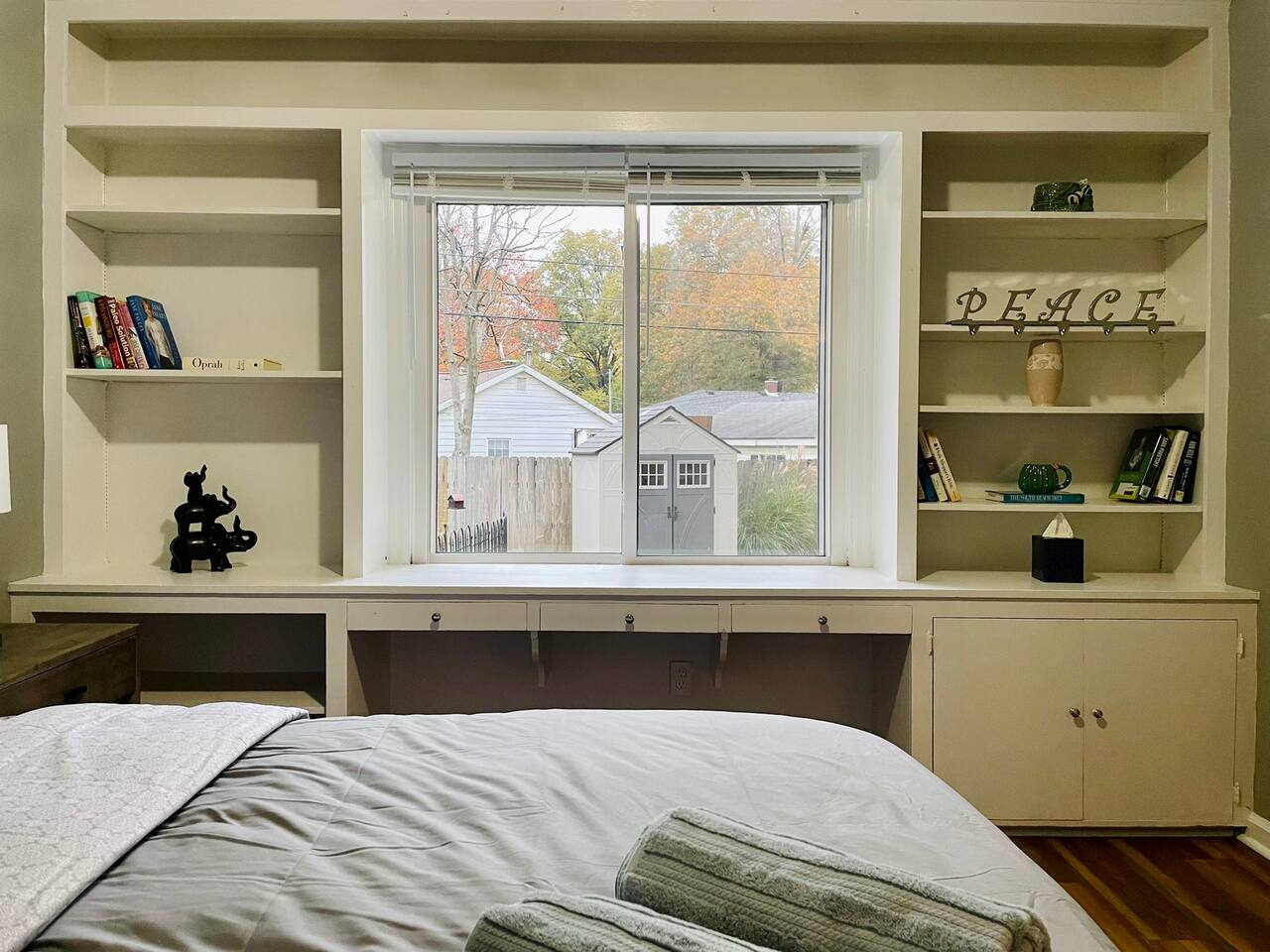 Modern, Spacious, and Clean 2 Bedroom Townhome