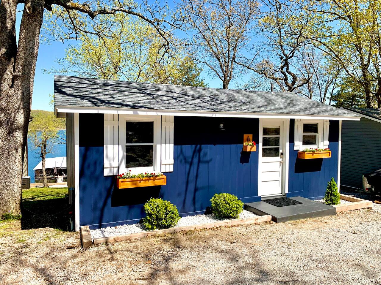 Cozy Spring Break Cabin: Hot Tub, Fire Pit, Views