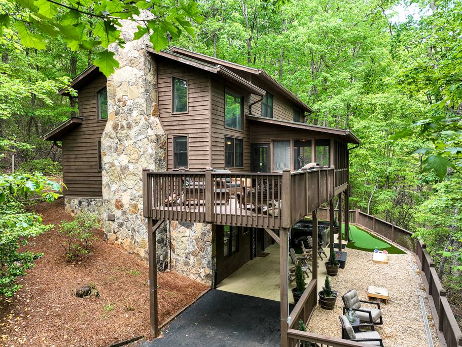The Buck Stop | Luxe Cabin w/ Resort Amenities!