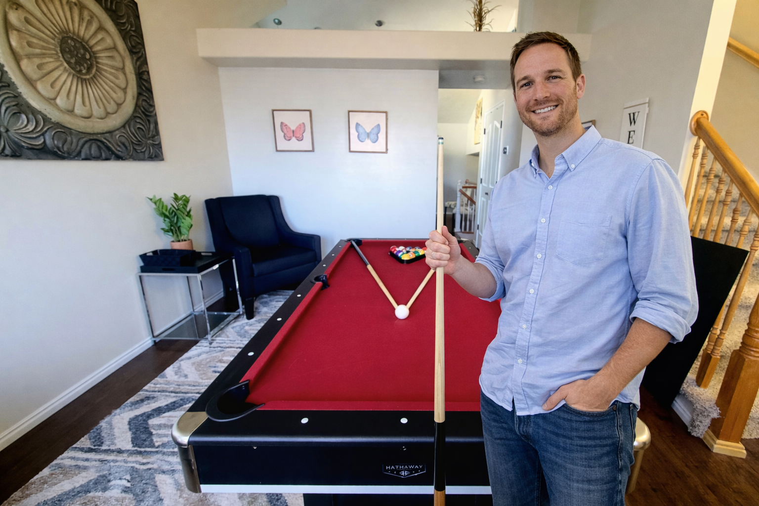 HOT TUB~ KING BED~ Pool Table