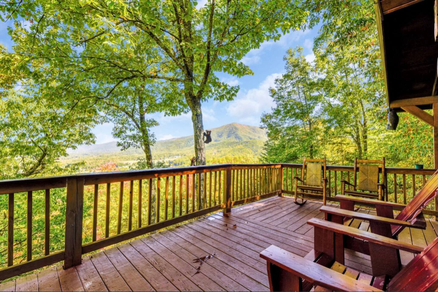 Great Views-4 bedrms-hot tub-Wi-Fi-BBQ