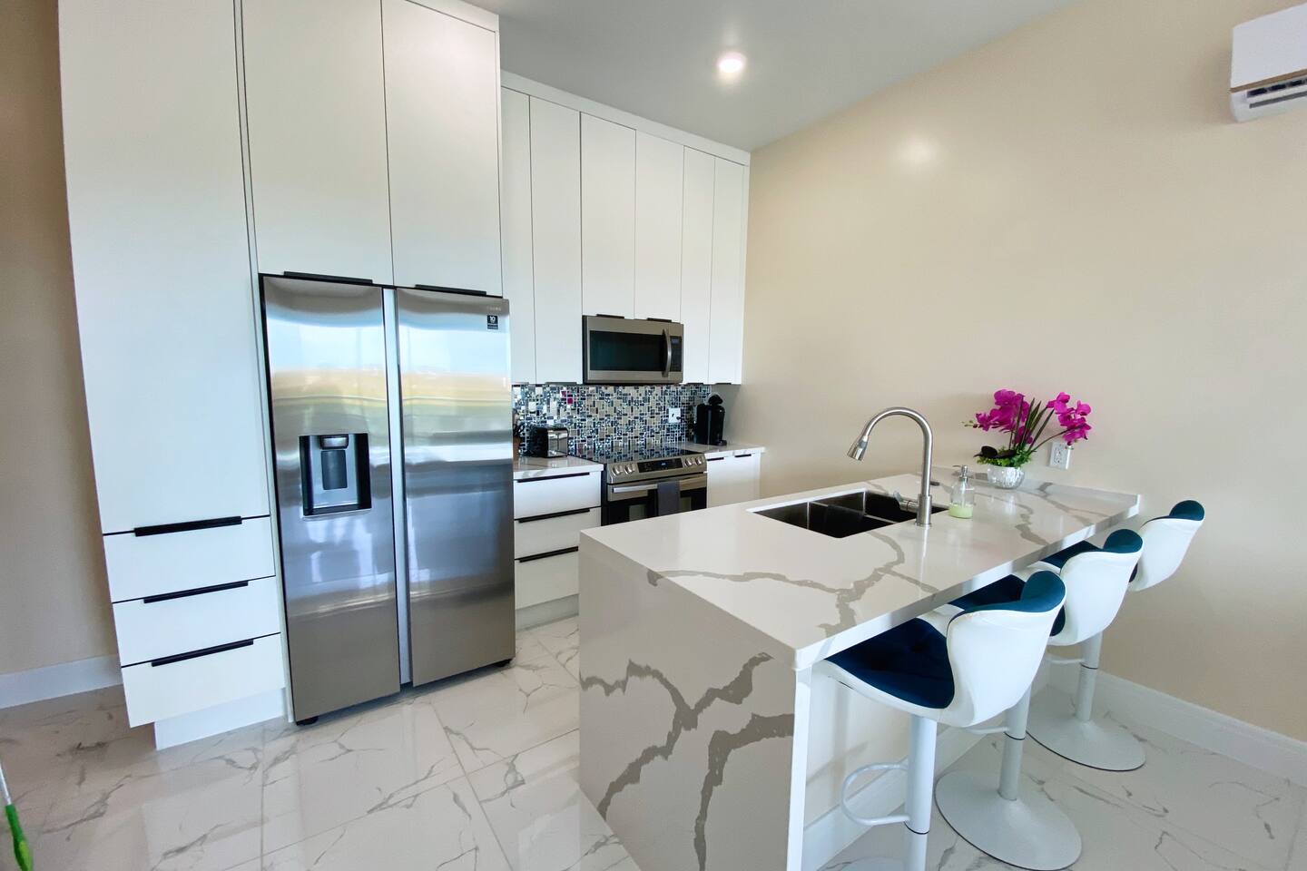 1 Bedroom Luxury Grace Bay Condo in Best Location
