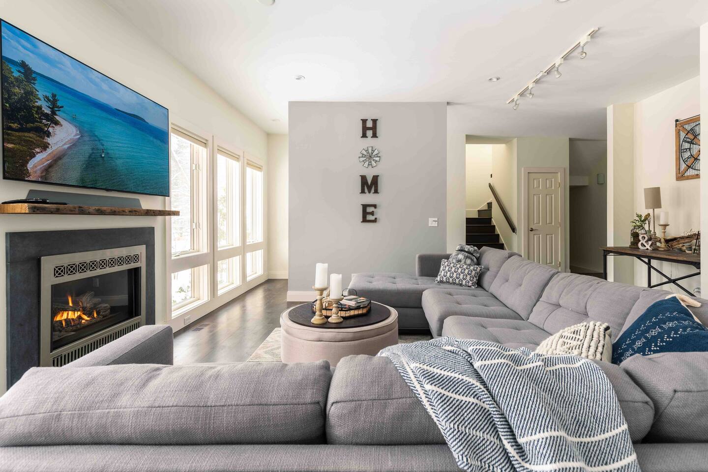 ManchesterByThe Lake, Artistic Lrg Cottage 4bd/3ba