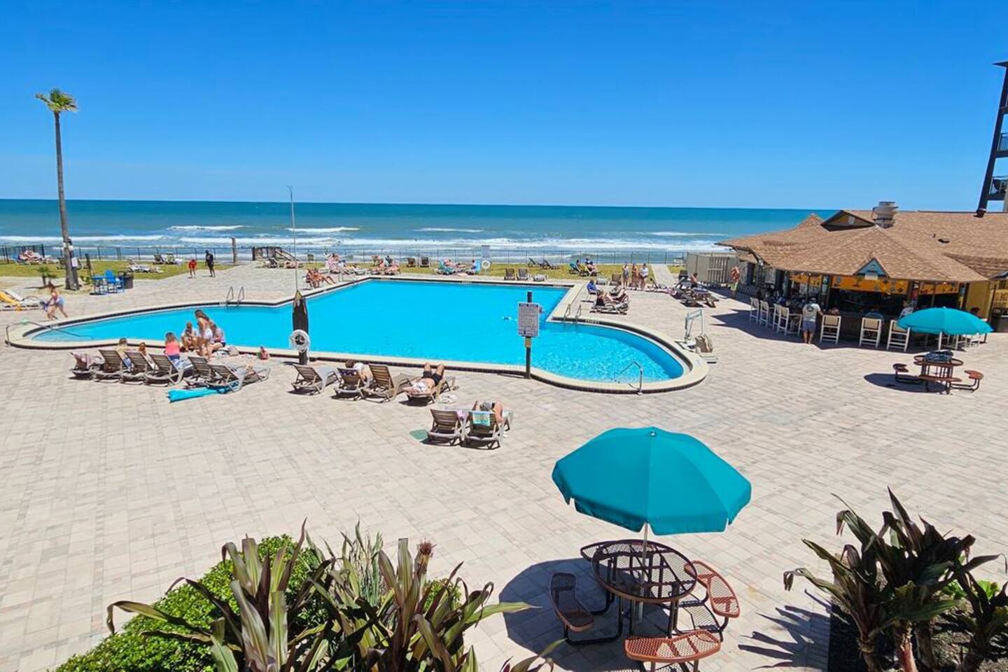 Aloha Hibiscus Room,Sunset Views - Hawaiian Inn Beach Resort