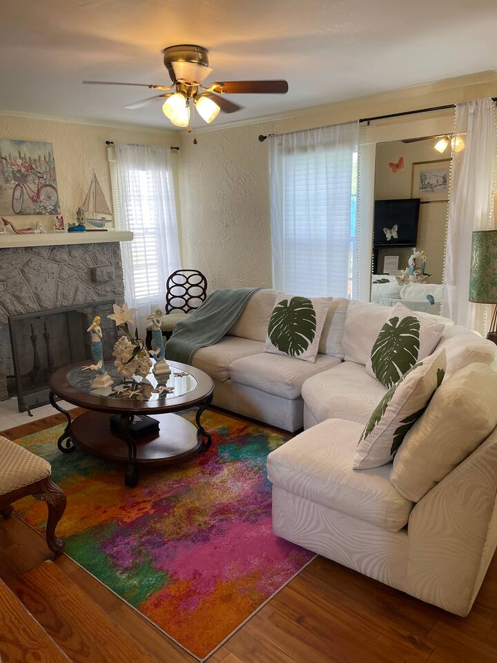 2 Bedroom Home Downtown West Palm Close to Beach