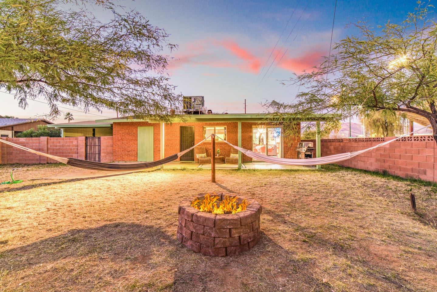 Cozy Home with Fun Design, Private Yard, Near UofA