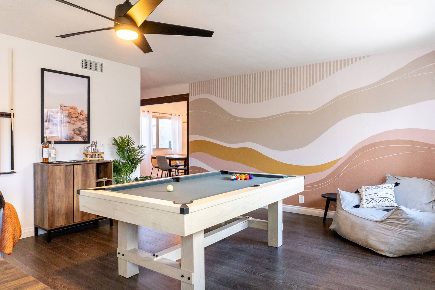 Hi Desert Haven - King Bed, Hot Tub, GameRoom, BBQ