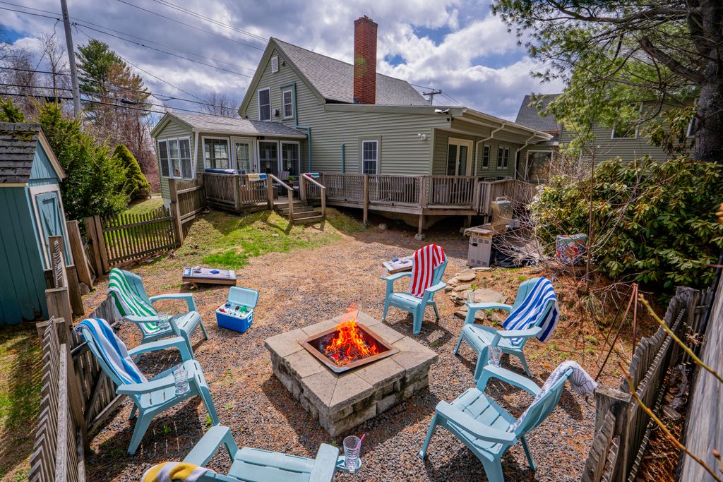 Charming Kennebunk Cape - Walk to Dock Square! - Holiday Home