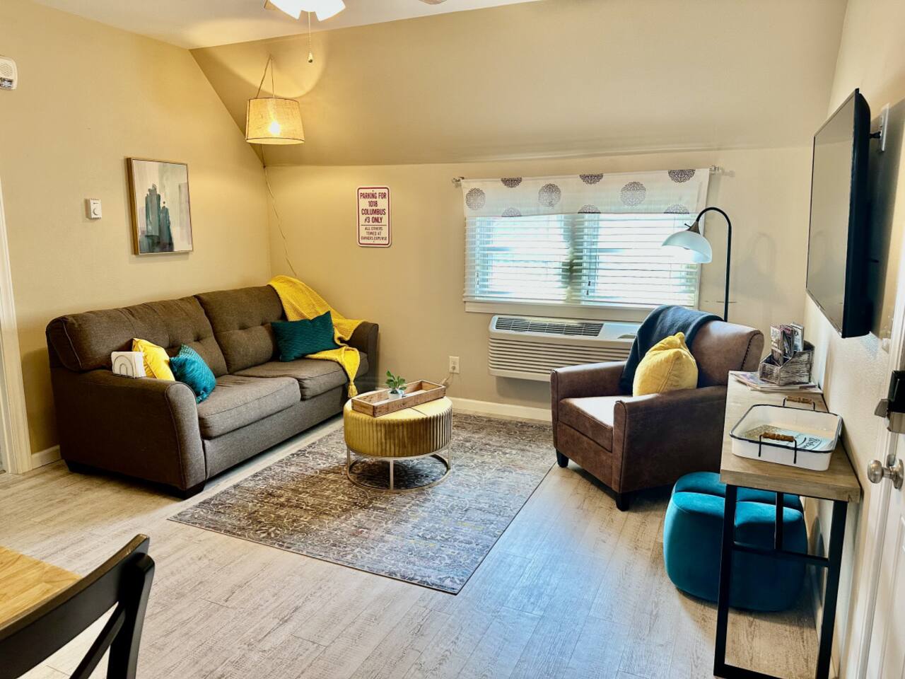 Apt 3, Historic District, Downtown