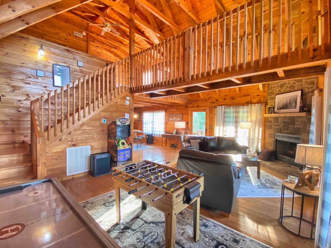 Hey Bear Cabin • Hot tub • 2 miles to Gatlinburg