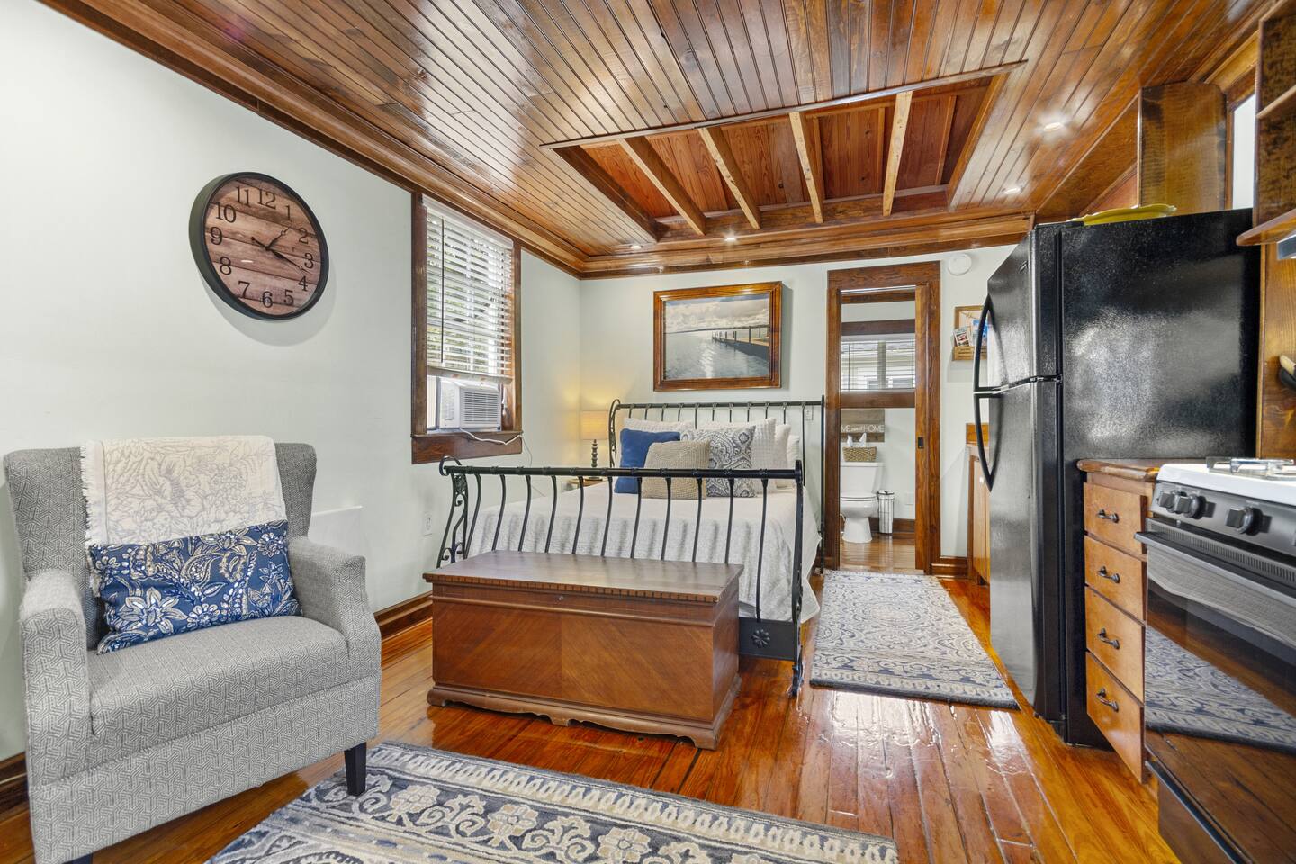 Downtown Studio w/Free Parking