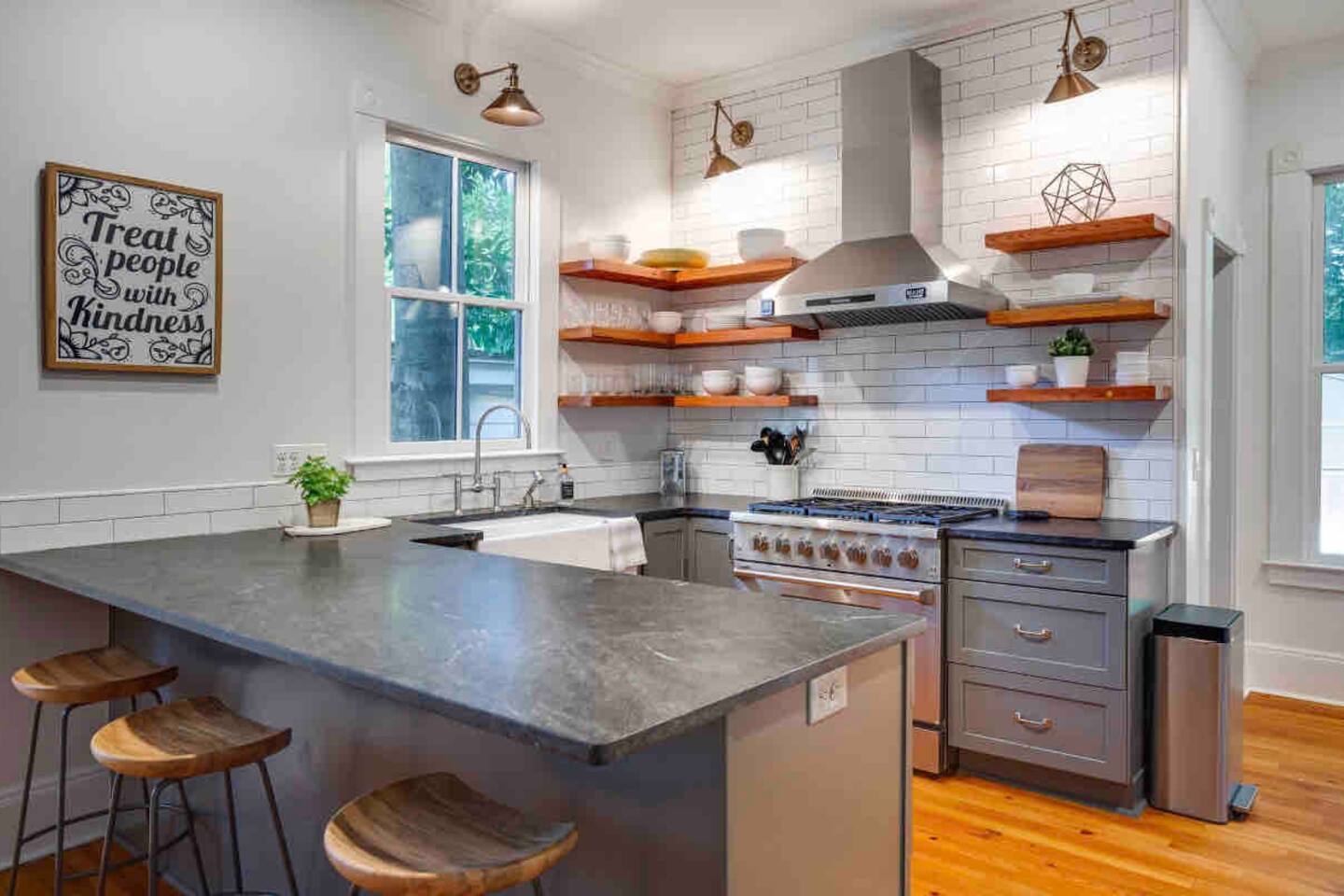 Historic Oakwood Hideaway- Chefs Kitchen/Walkable