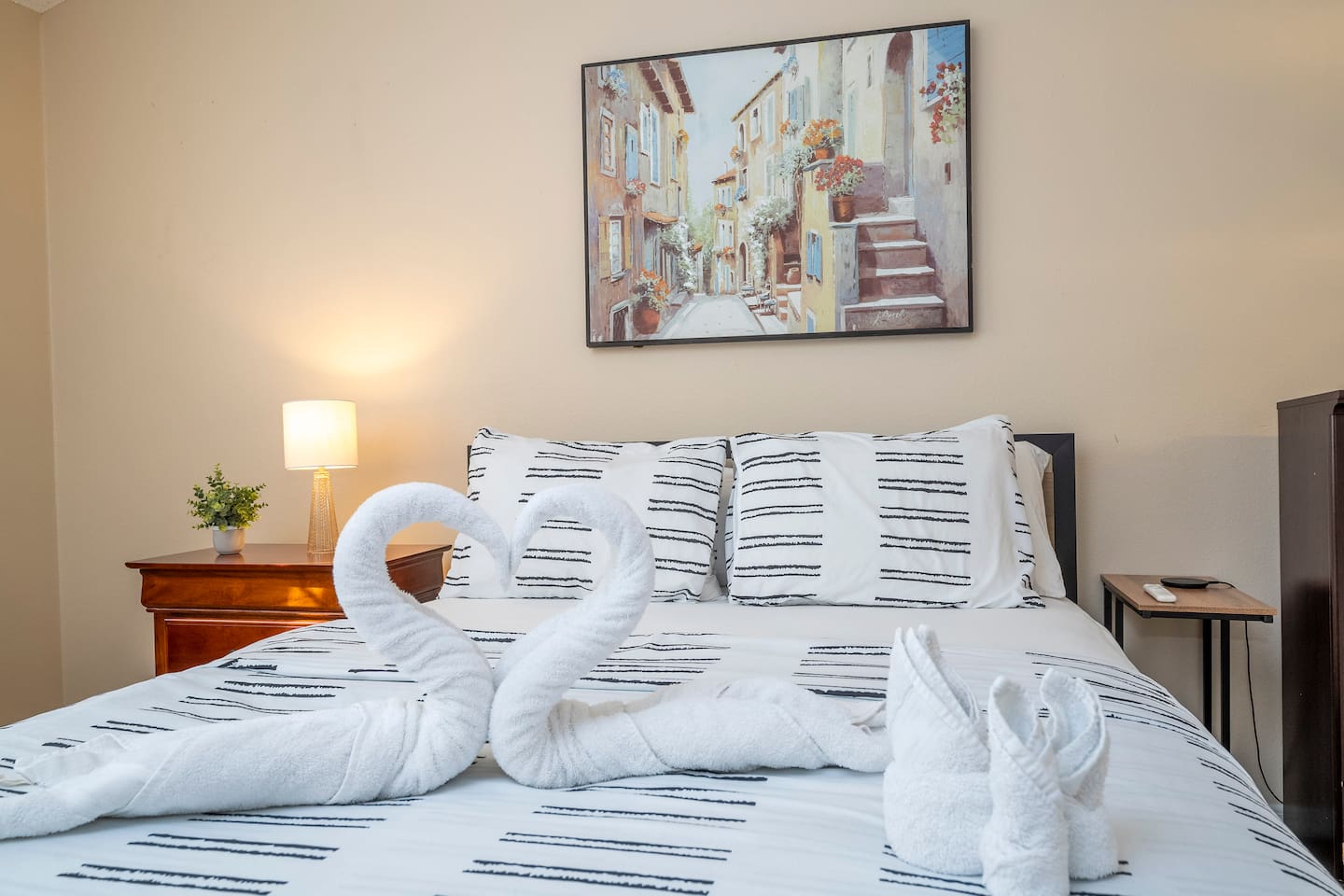 Amen who stayed in May 2022 said, 
"It was a wonderful stay very peaceful, I had to work remotely. The designated workspace is in this bedroom with a view of the trees. Wi-Fi is fast as described and I had no trouble connecting"