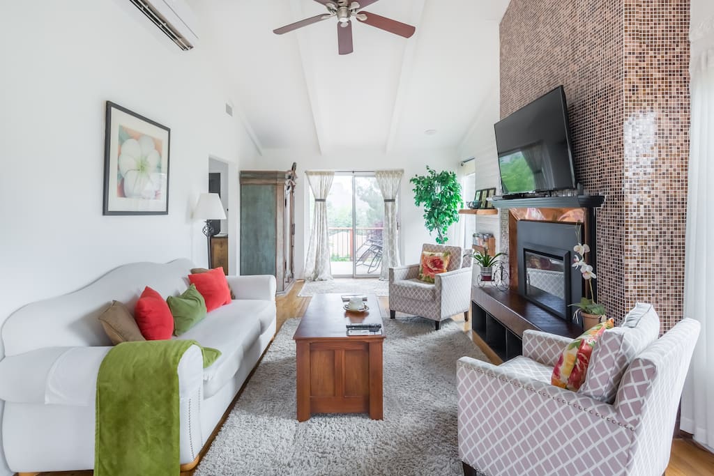 Heart of Uptown+Red Rock Views+King+Full Kitchen