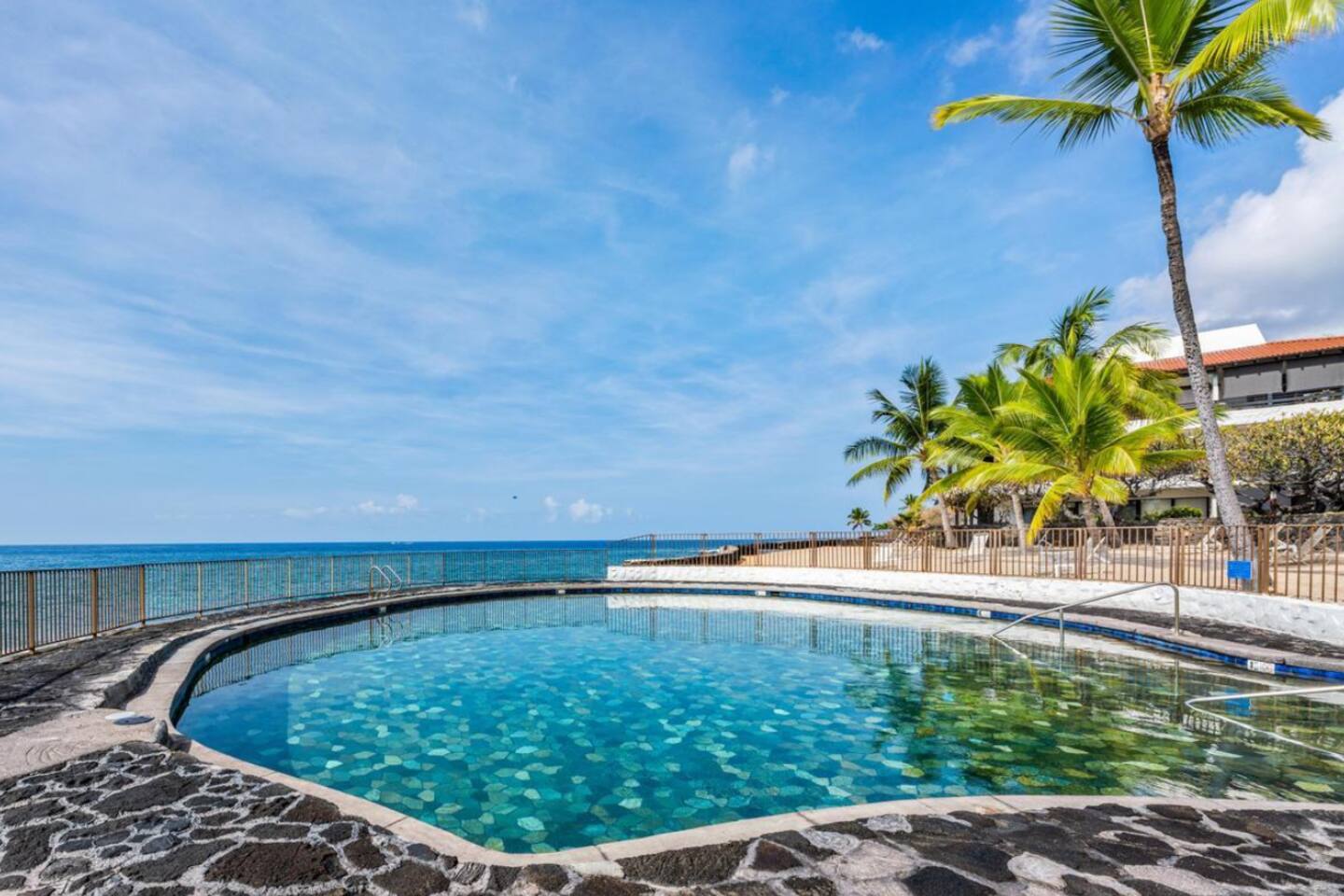 Partial Ocean View • 2 Pools • AC • King Bed