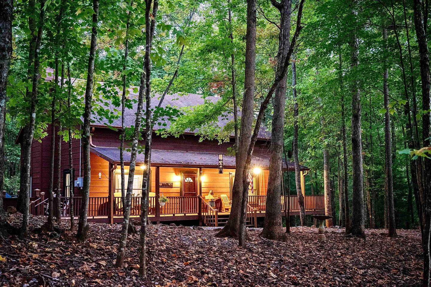 Sleeps 17 • Hot Tub • Fire Pit • 2 Kitchens