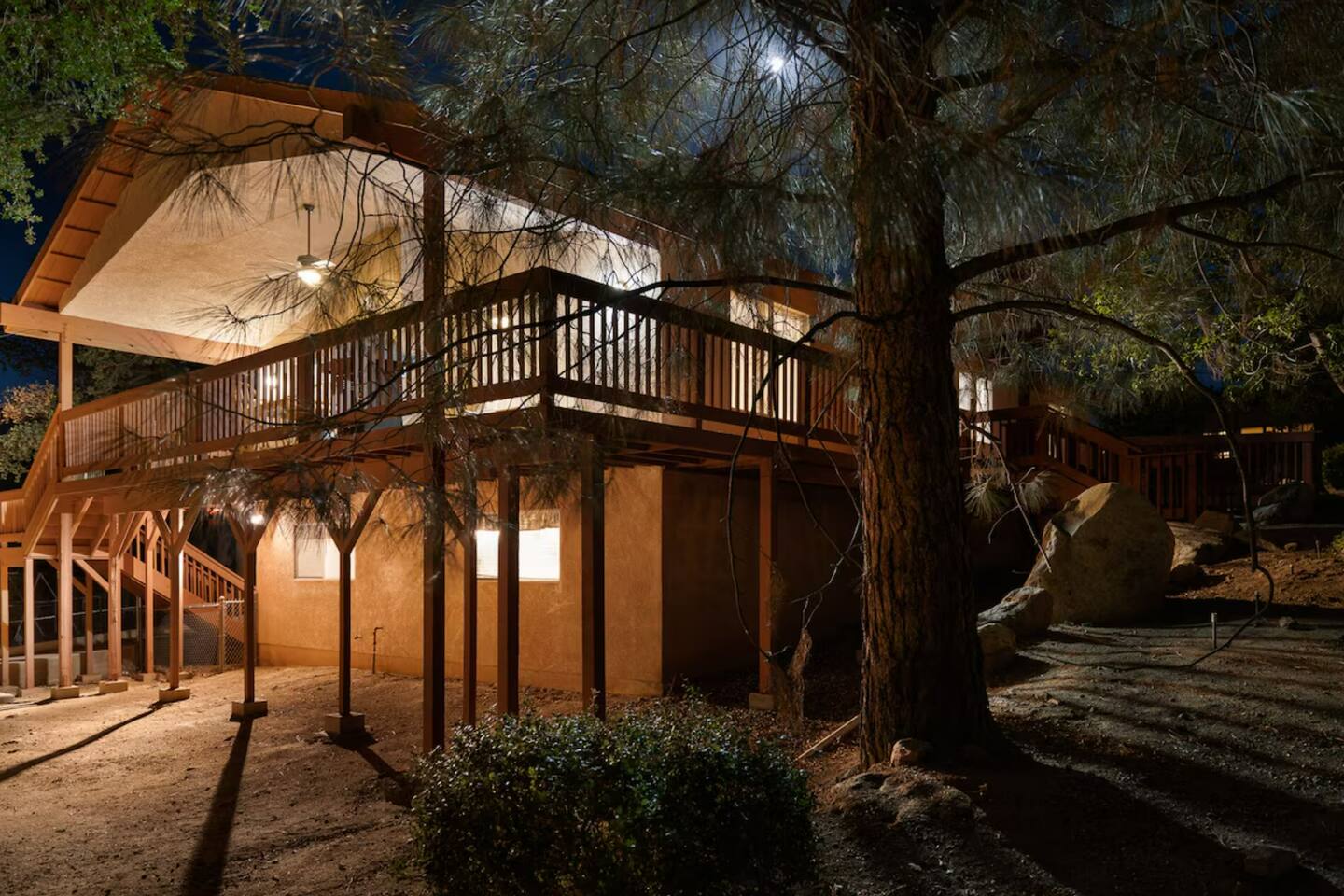 Lazy Squirrel - Cozy Family House with Full Game Room