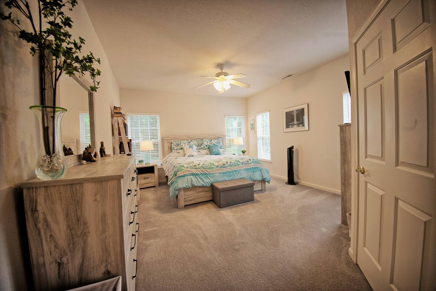 ⛱ Quiet 3 Bed Twinhome just 3 miles from Beach! ⛱