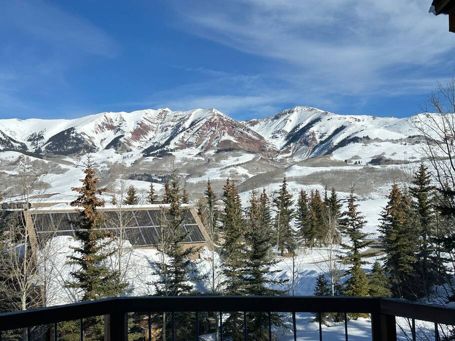 Ski-in Quick Walk to Slopes with Gorgeous Views!!!