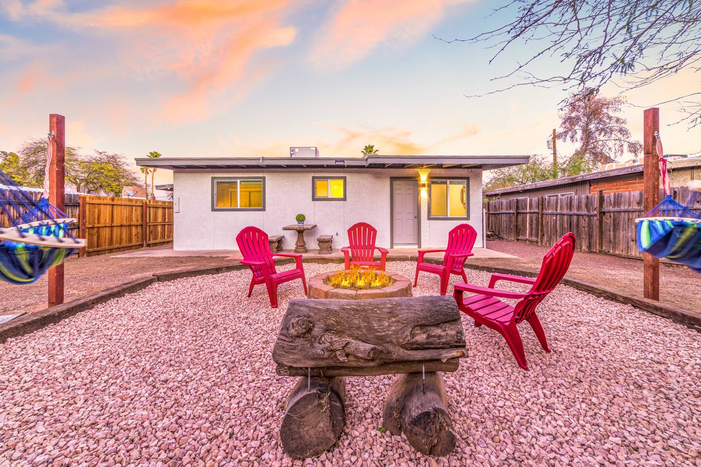 Heart of Tucson: Stylish Townhome Wow