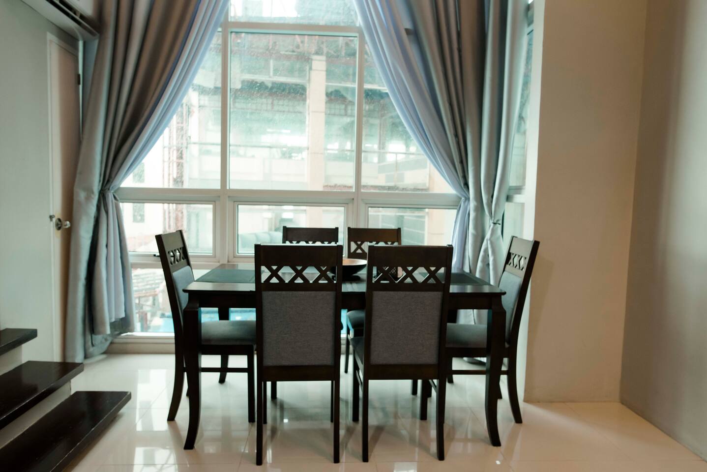 Renovated - City Center - Pool Access - 2 A/Cs