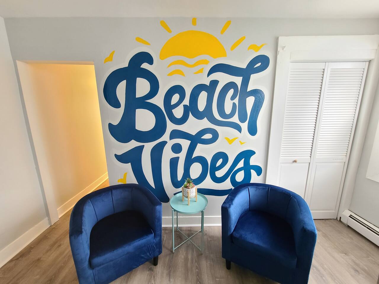 Beachcrest- Easy Walk to Tropicana & Casinos!