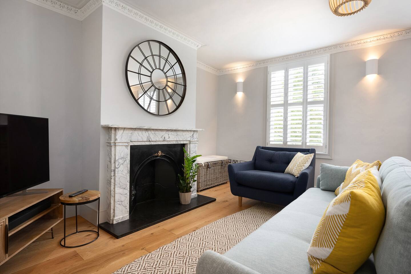 Beautiful Henley apartment w/ secure gated parking