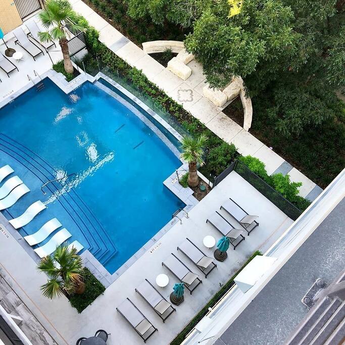 Amazing DT Riverwalk view Suite~Free Parking~Pool
