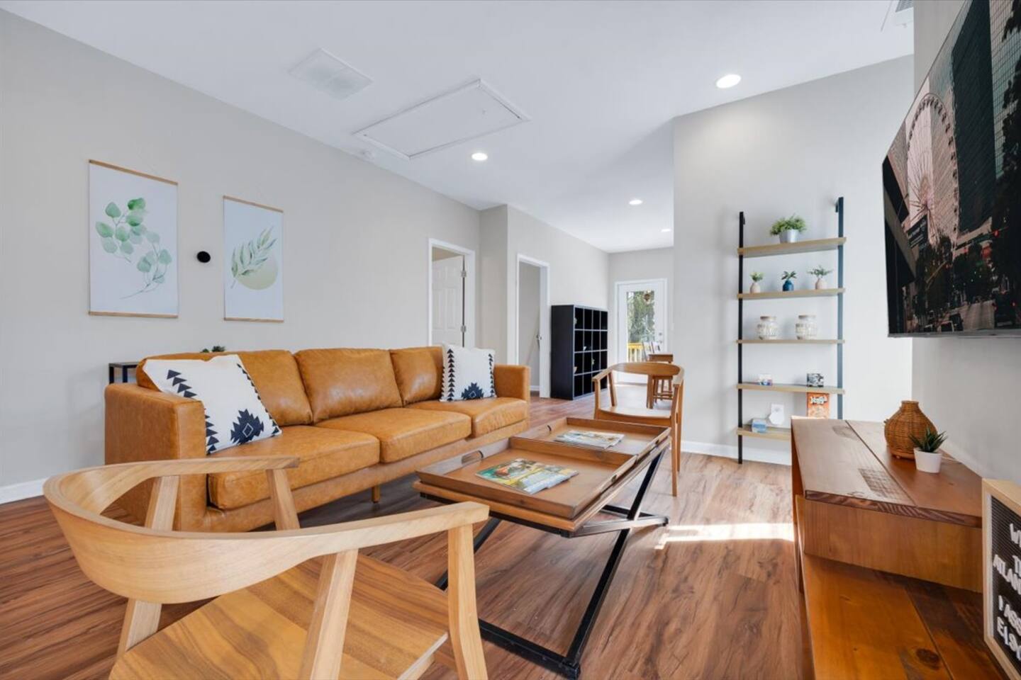 Spacious mid-century modern 3bed house