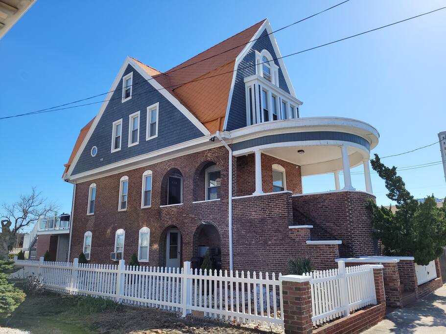 Easy Time Estate-Historic Home by BoardwalkandCasino