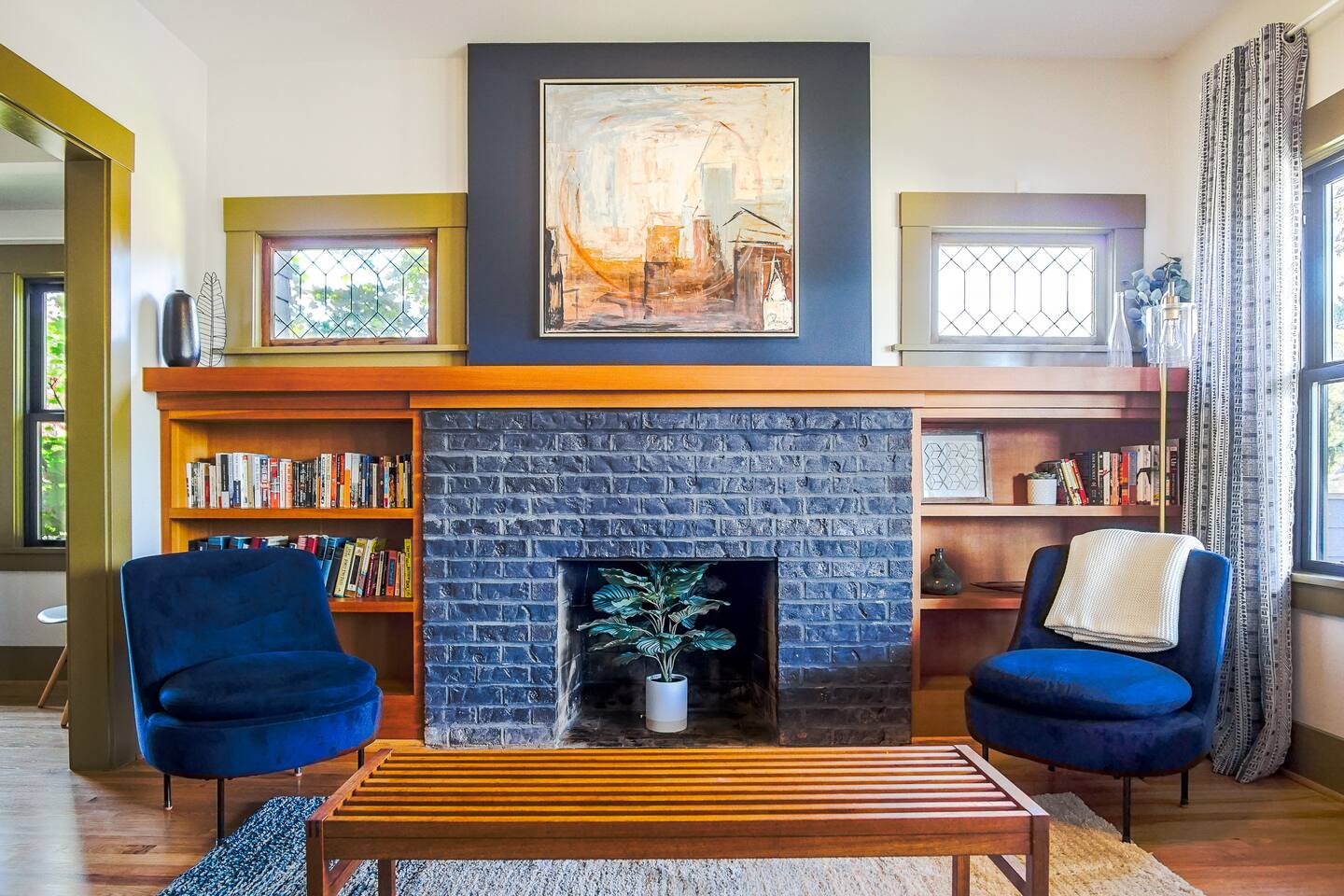 Clover Craftsman: King Beds, 2.5 bathrooms, AC and Laundry