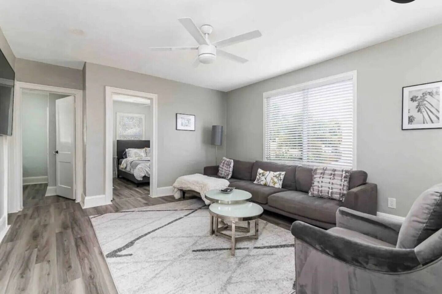 2/1 minutes from beach/downtown/airport