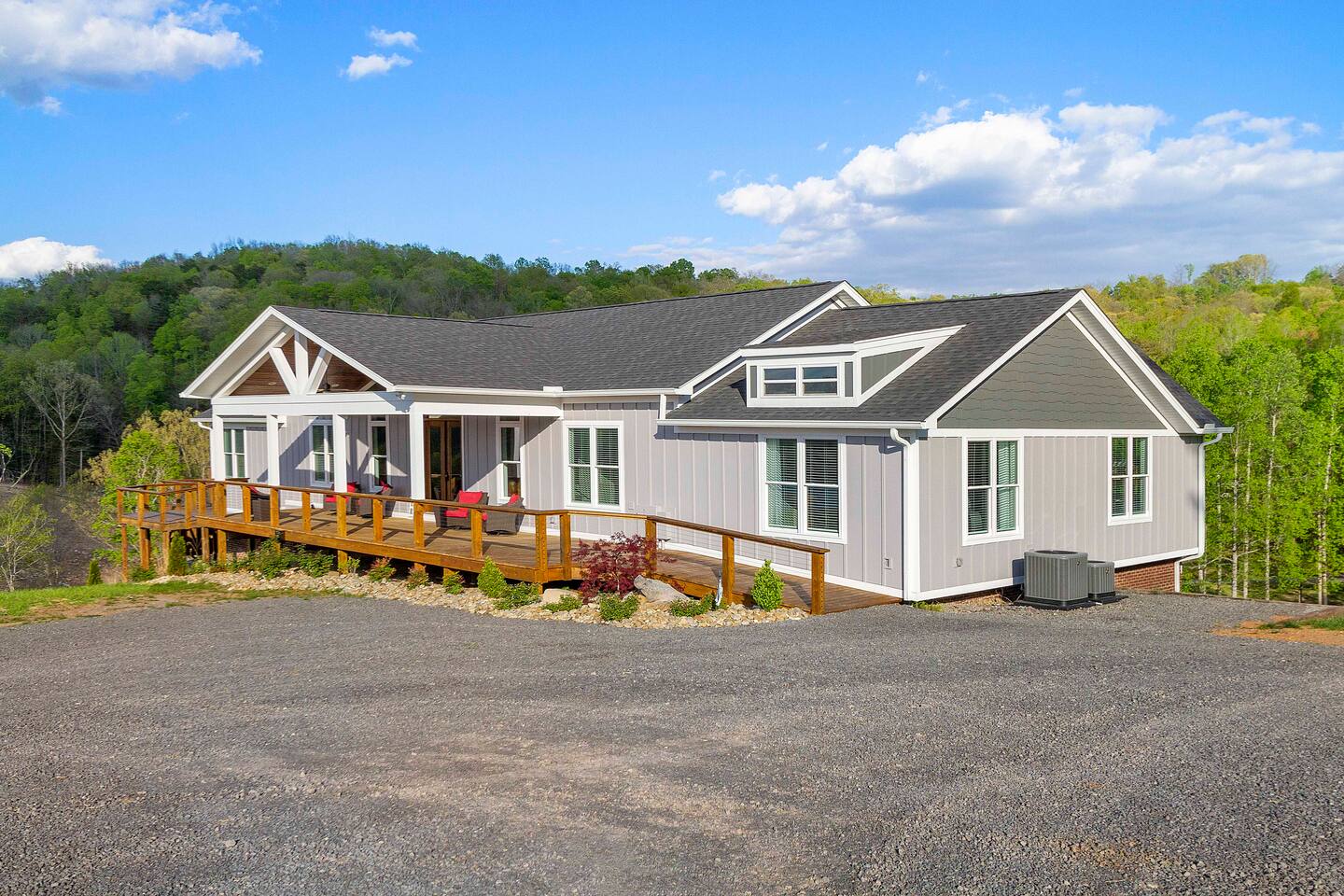 Lakefront Getaway at Swan Seymour w/ Kayaks