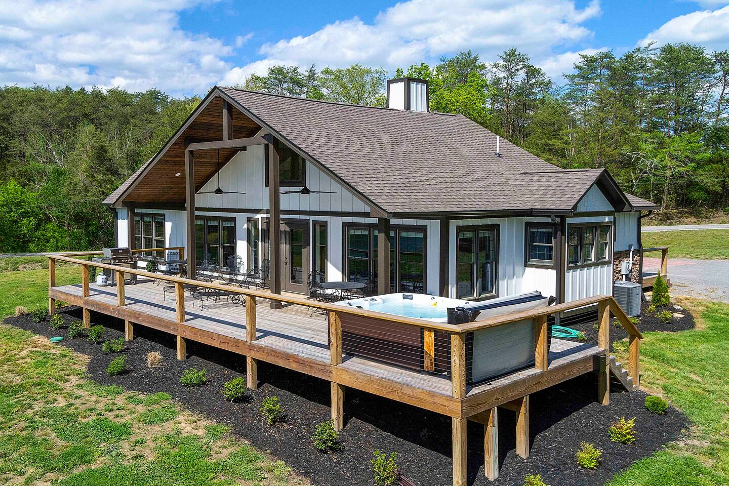 Lakefront Escape at Summer Breeze w/ Private Dock