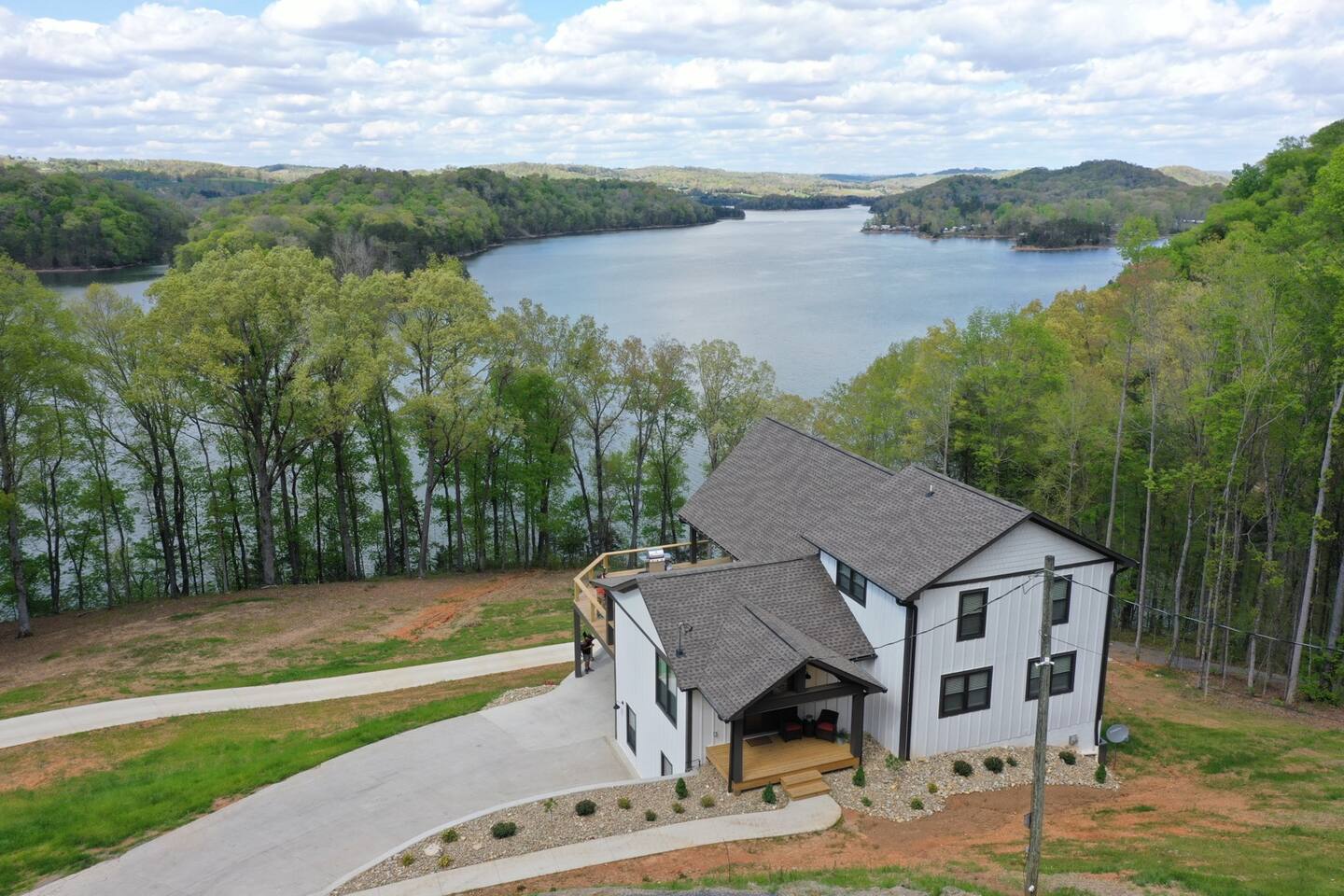Lakefront home at Tumbling Run Estates w/ Kayaks