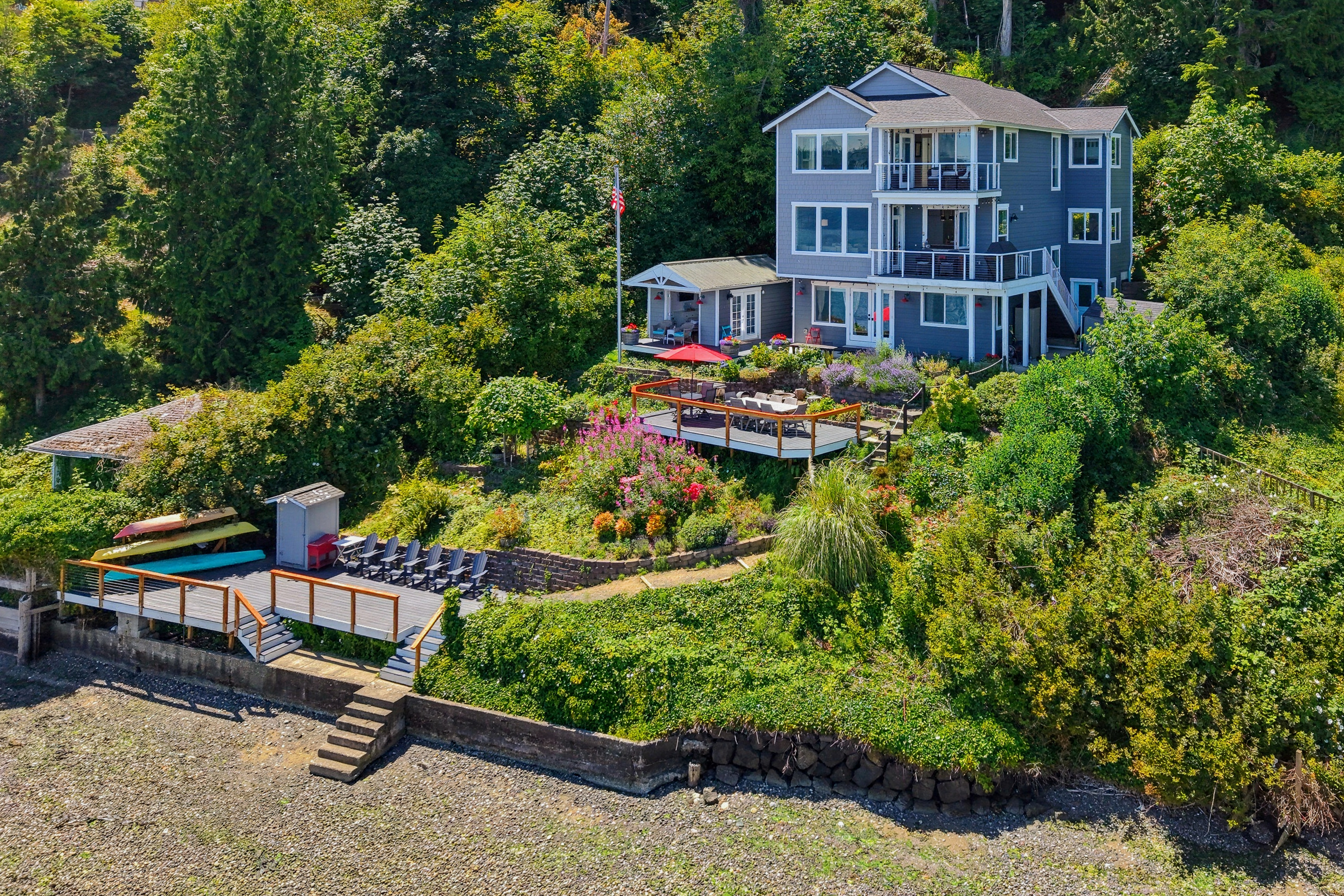 Stunning Beachfront Getaway