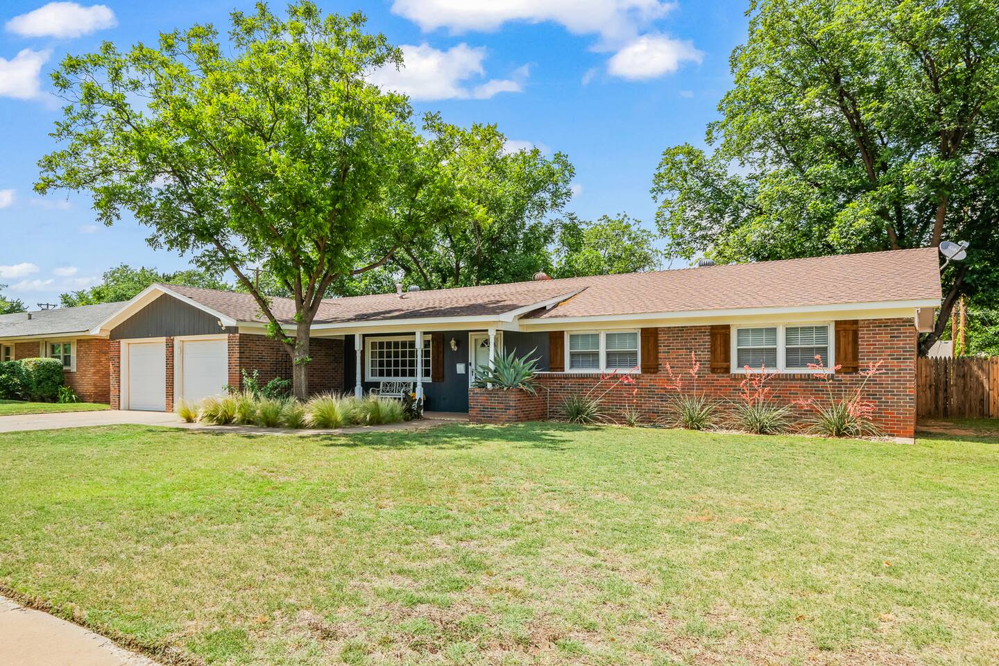 The Gathering Place | Pristine & Spacious Getaway!