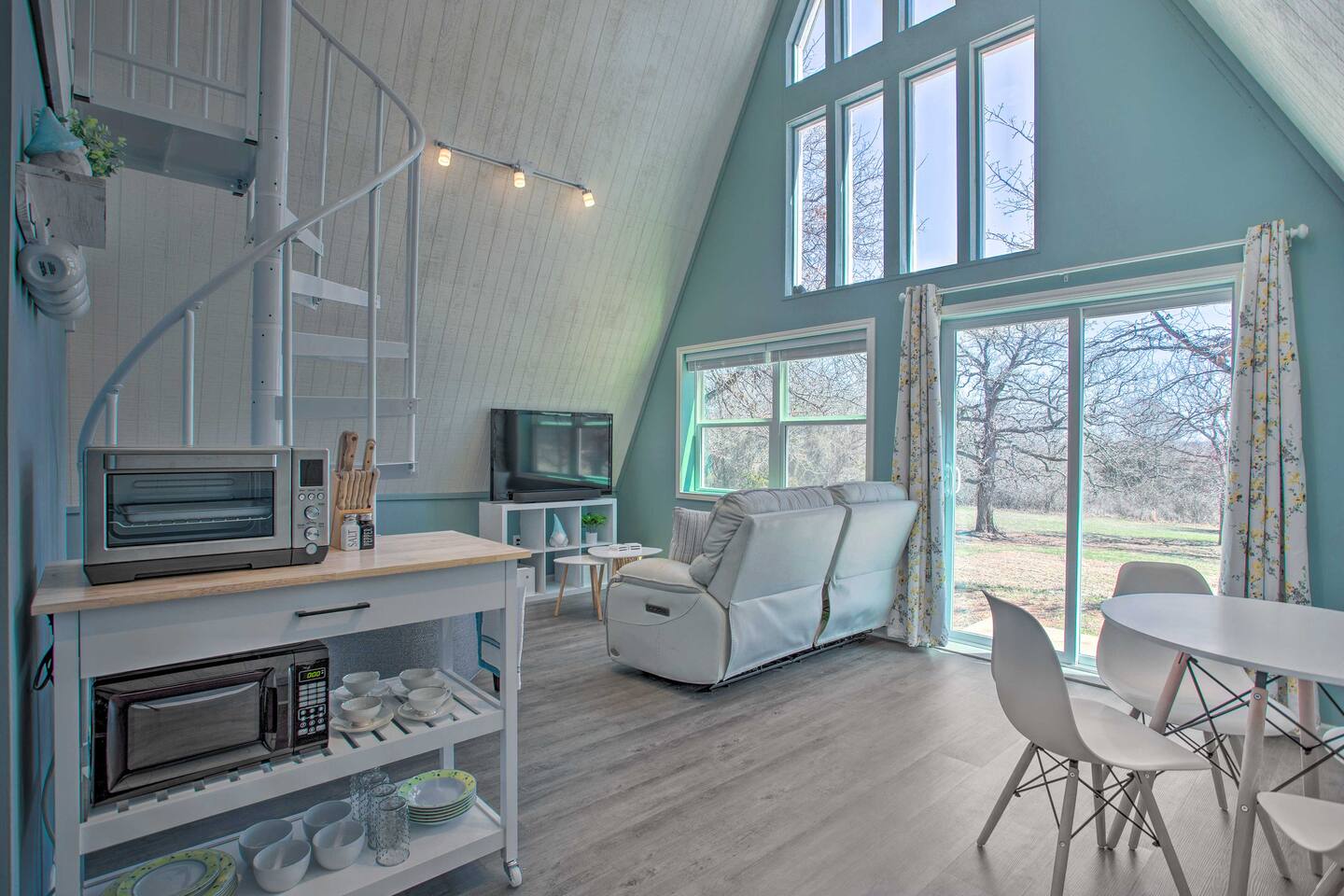 Secluded A-Frame Cabin near Lake Thunderbird & OU