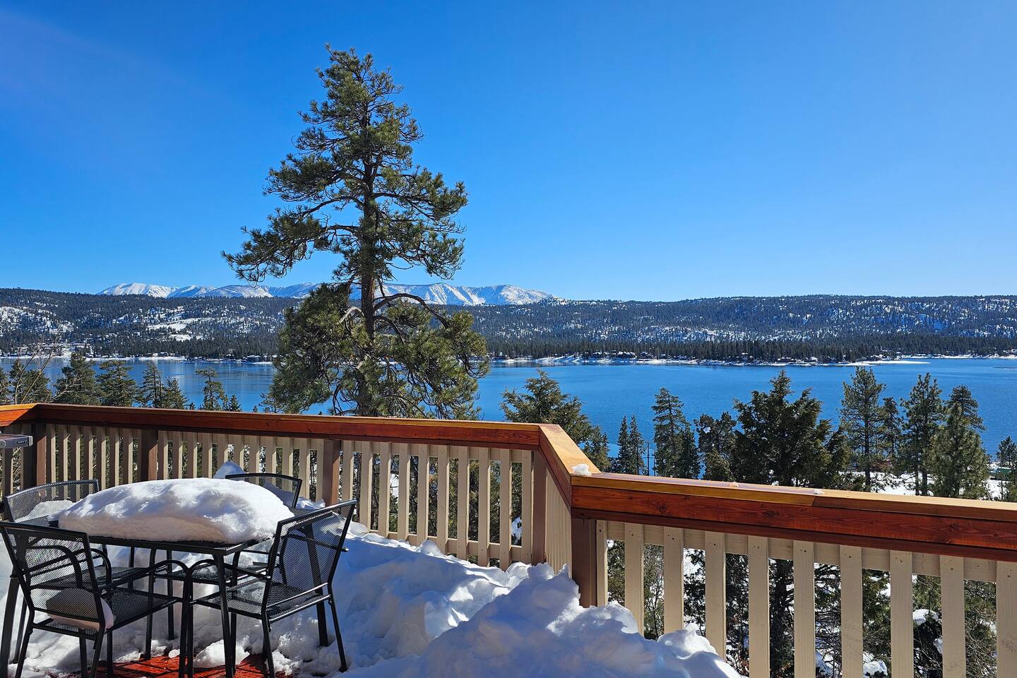 Lake Views! Eagles Jackie & Shadow's Path! AC