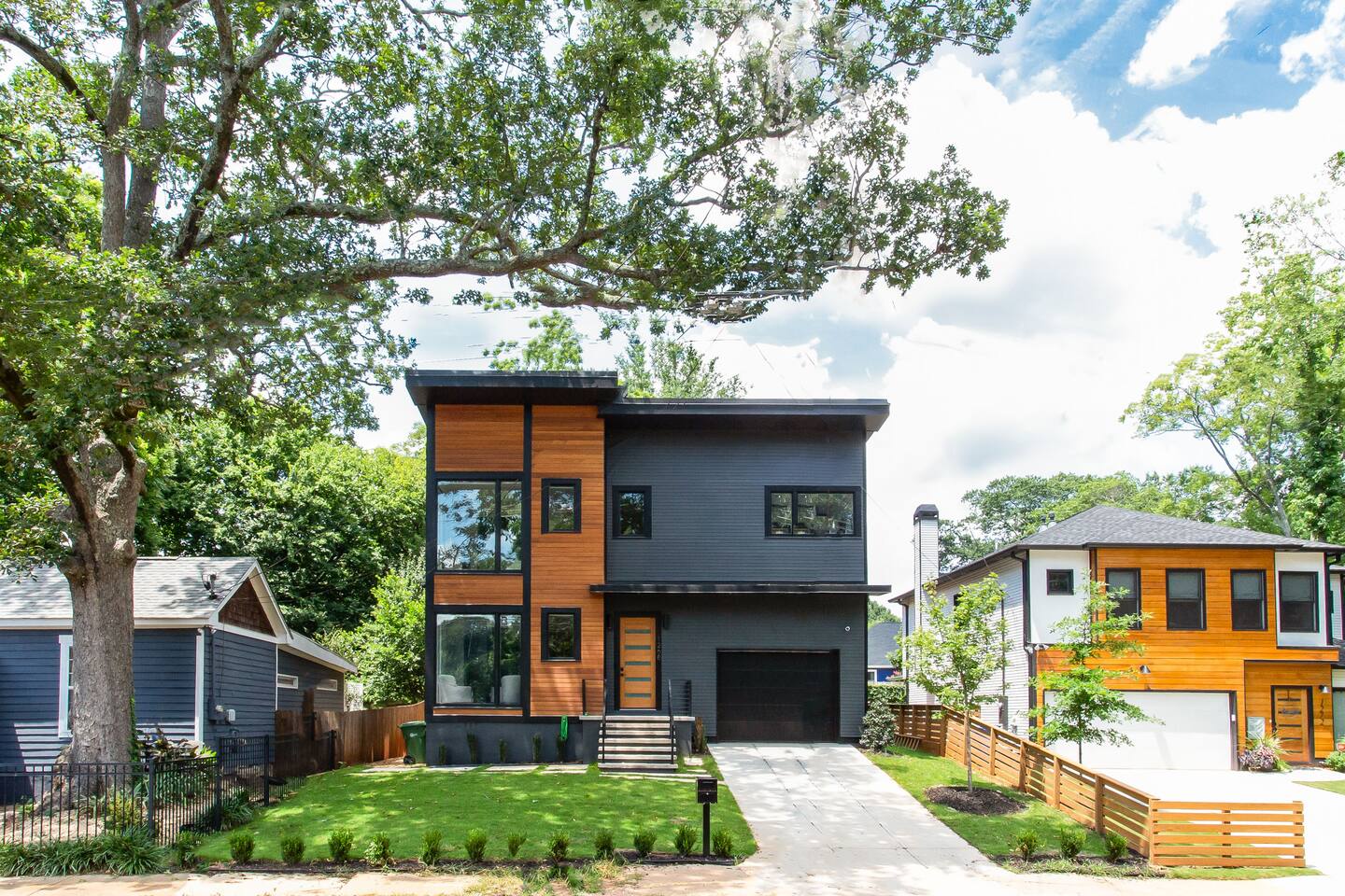 Sleek Luxury Home by Inman Park & Downtown Atl