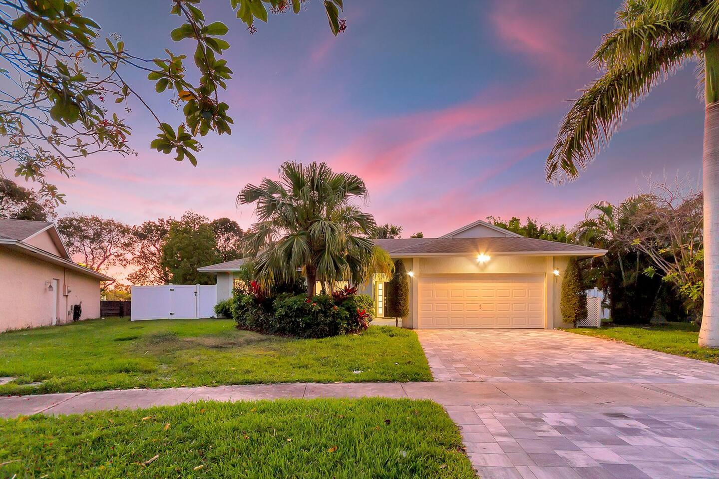 Dream House w/ Huge Private Yard/Pool/Spa/ Game Rm