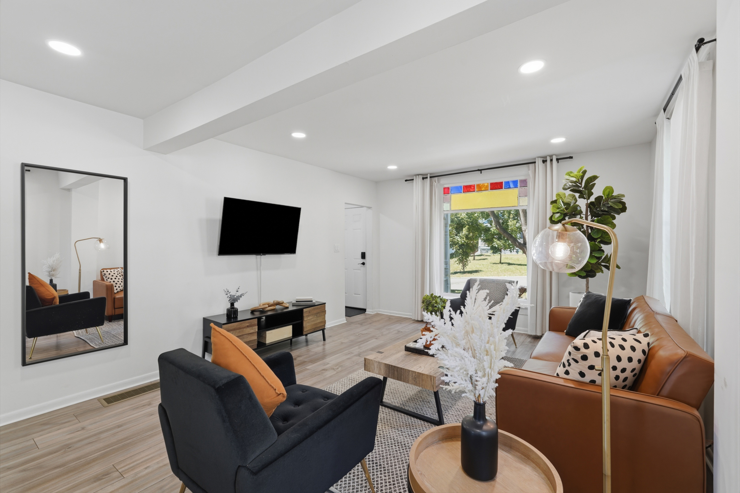 Depot Town 2BR Townhouse | Workspace & Sleep 4