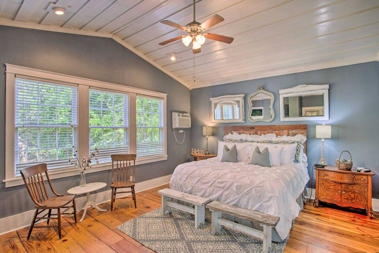 *NEW* King Bed/Fireplace/Jetted Tub/Free Bikes