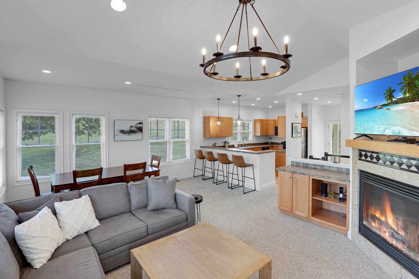 3BR Beautiful resort condo with golf course views