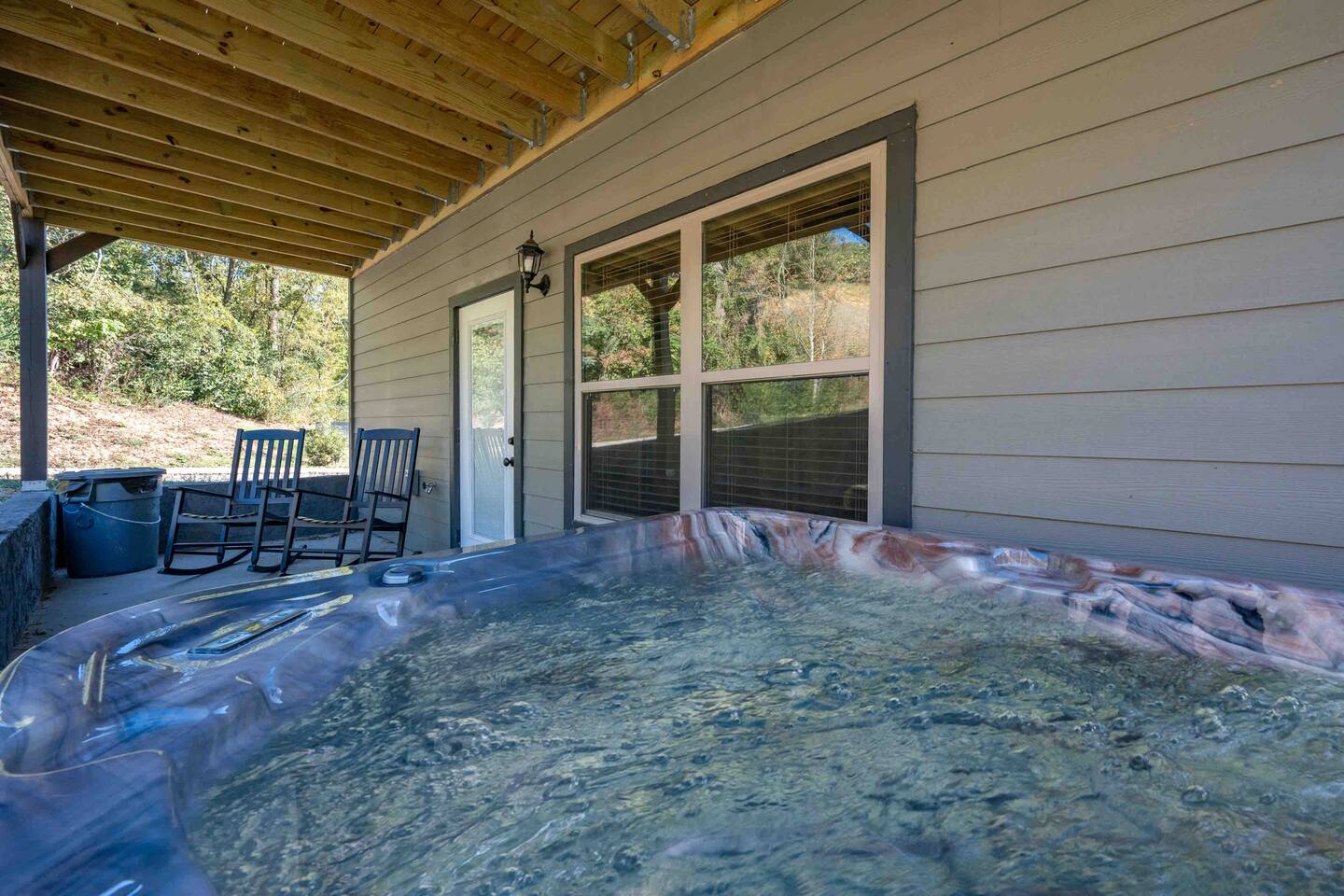 Modern Retreat | Hot Tub, Game Loft & Easy Access