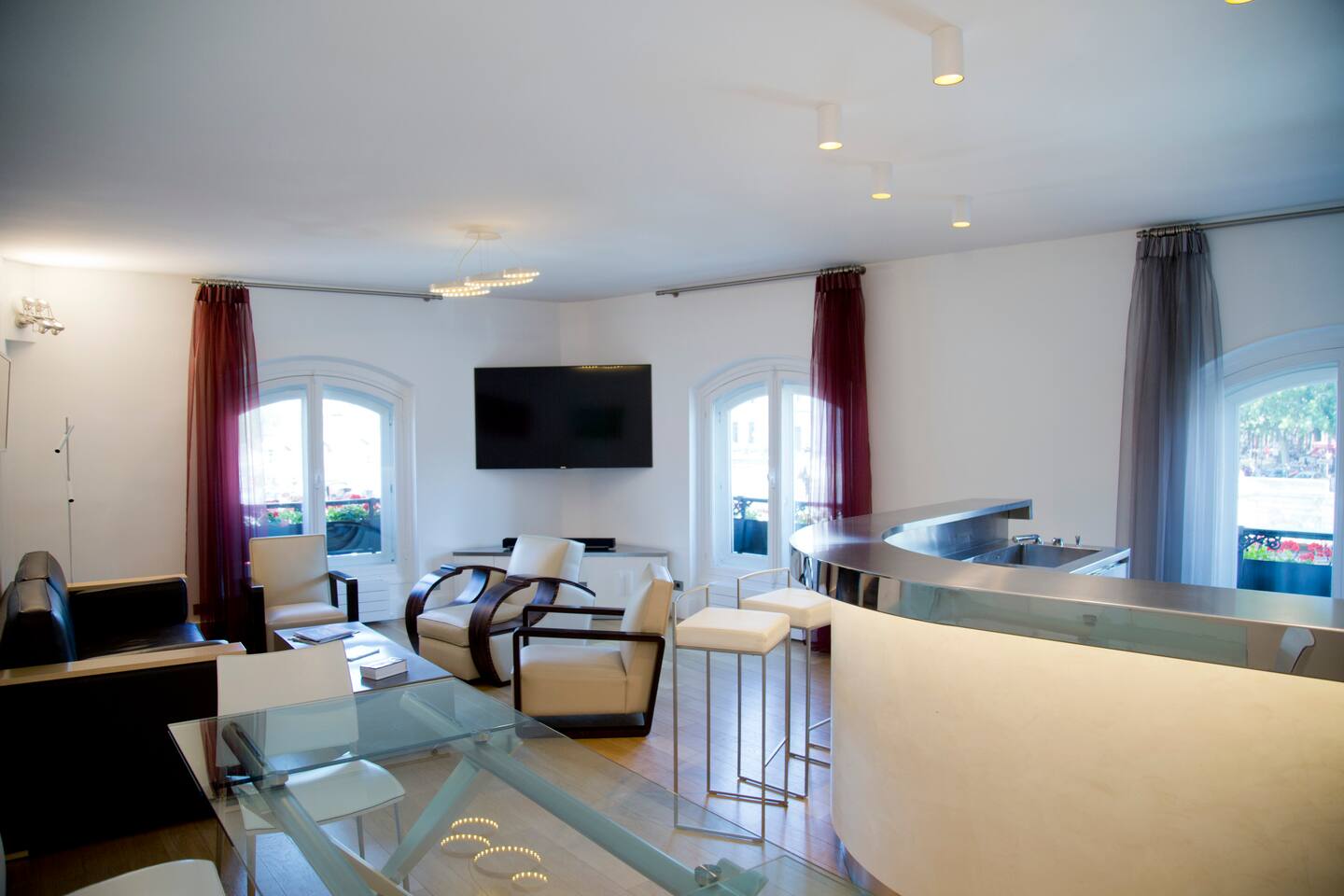 LUXURY DESIGN PANORAMIC VIEW ST MICHEL-NOTRE DAME